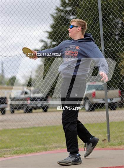 Thumbnail 3 in Plainville Invitational Track Meet photogallery.