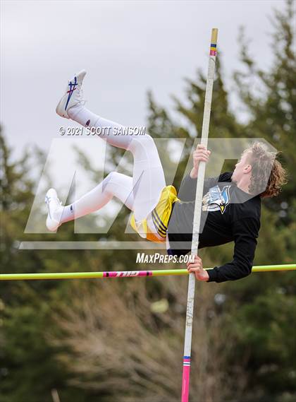 Thumbnail 1 in Plainville Invitational Track Meet photogallery.