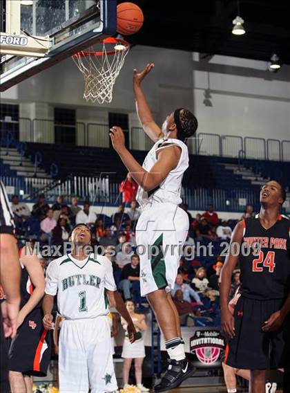 Thumbnail 3 in Winter Park vs Butler (T-Mobile Invitational) photogallery.