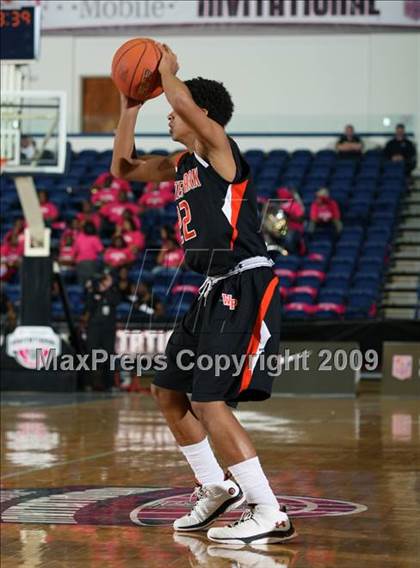 Thumbnail 1 in Winter Park vs Butler (T-Mobile Invitational) photogallery.