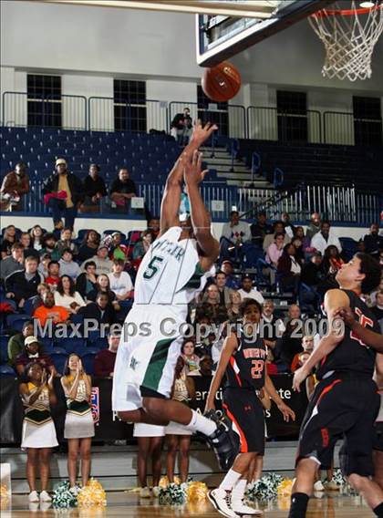 Thumbnail 1 in Winter Park vs Butler (T-Mobile Invitational) photogallery.