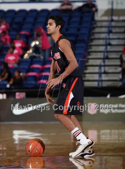 Thumbnail 3 in Winter Park vs Butler (T-Mobile Invitational) photogallery.