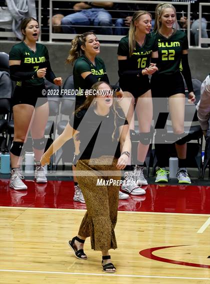 Thumbnail 1 in Klondike vs. Blum (UIL 1A Semifinal) photogallery.
