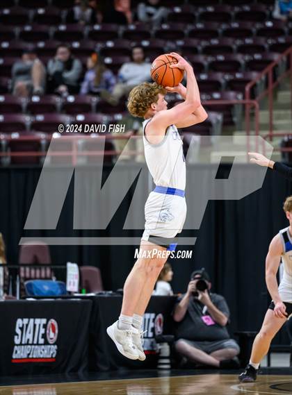 Thumbnail 1 in Timberline vs. Eagle (IHSAA 5A Quarterfinal) photogallery.