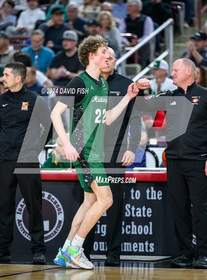 Thumbnail 2 in Timberline vs. Eagle (IHSAA 5A Quarterfinal) photogallery.