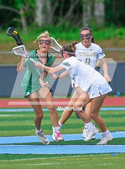 Thumbnail 2 in Blessed Trinity vs. Roswell (GHSA 5A-6A Final) photogallery.