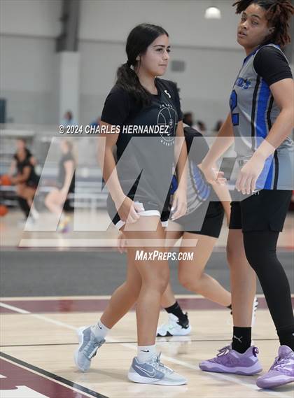 Thumbnail 3 in Jordan vs Shoemaker (Texas Association of Basketball Coaches Showcase) photogallery.