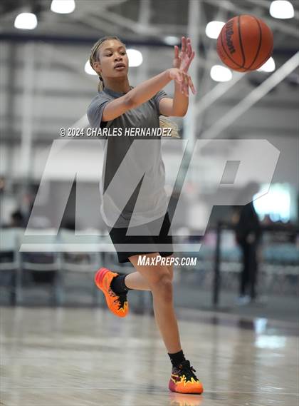 Thumbnail 3 in Jordan vs Shoemaker (Texas Association of Basketball Coaches Showcase) photogallery.