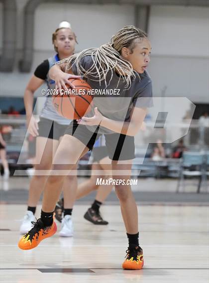 Thumbnail 3 in Jordan vs Shoemaker (Texas Association of Basketball Coaches Showcase) photogallery.