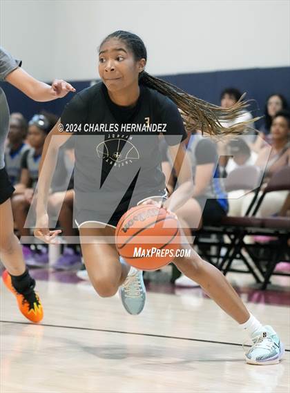 Thumbnail 3 in Jordan vs Shoemaker (Texas Association of Basketball Coaches Showcase) photogallery.