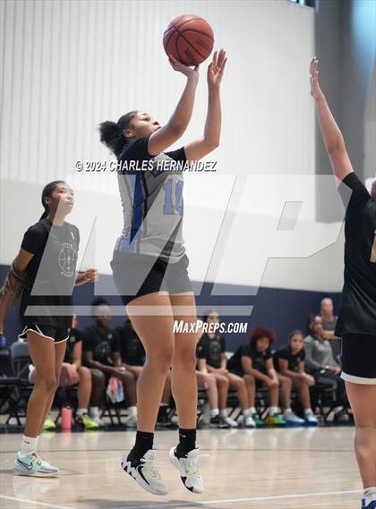 Thumbnail 2 in Jordan vs Shoemaker (Texas Association of Basketball Coaches Showcase) photogallery.