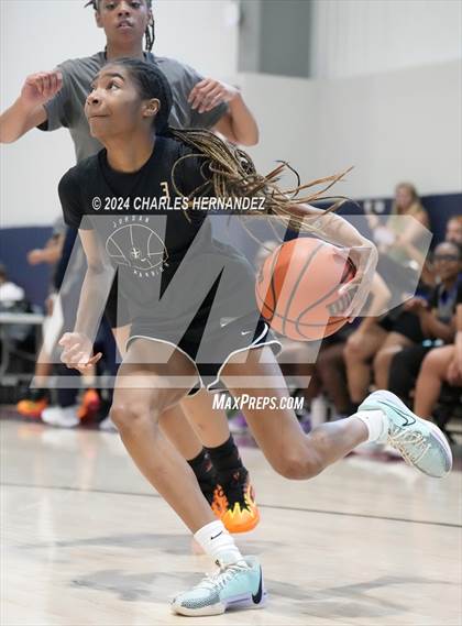 Thumbnail 3 in Jordan vs Shoemaker (Texas Association of Basketball Coaches Showcase) photogallery.