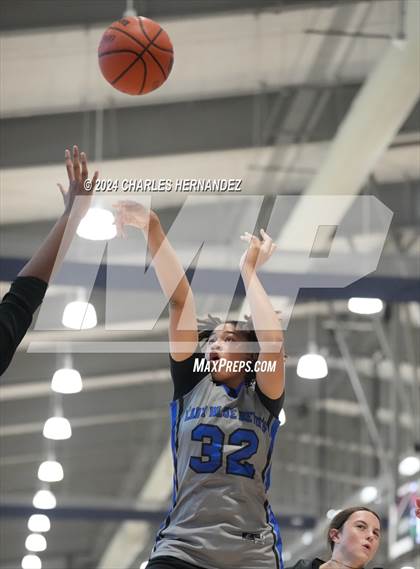 Thumbnail 3 in Jordan vs Shoemaker (Texas Association of Basketball Coaches Showcase) photogallery.