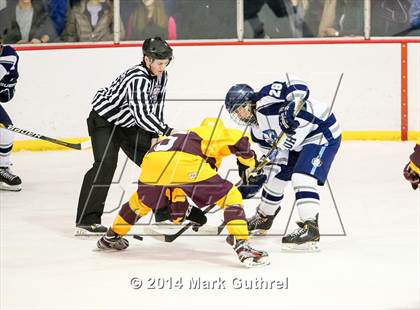 Thumbnail 3 in DeSmet Jesuit vs. St. Louis University High photogallery.
