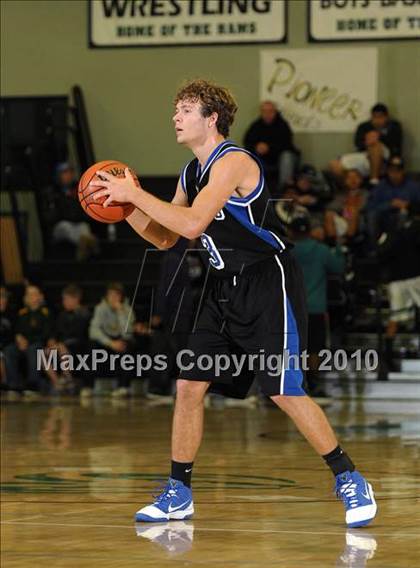 Thumbnail 3 in Orland vs. Dixon (Ram Jam Winter Classic) photogallery.
