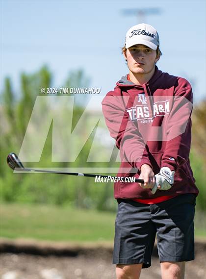 Thumbnail 2 in UIL Golf 5A Region 4 District 25 Tournament photogallery.