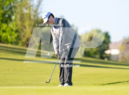 Thumbnail 1 in UIL Golf 5A Region 4 District 25 Tournament photogallery.