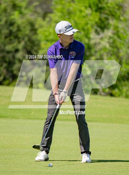 Thumbnail 3 in UIL Golf 5A Region 4 District 25 Tournament photogallery.