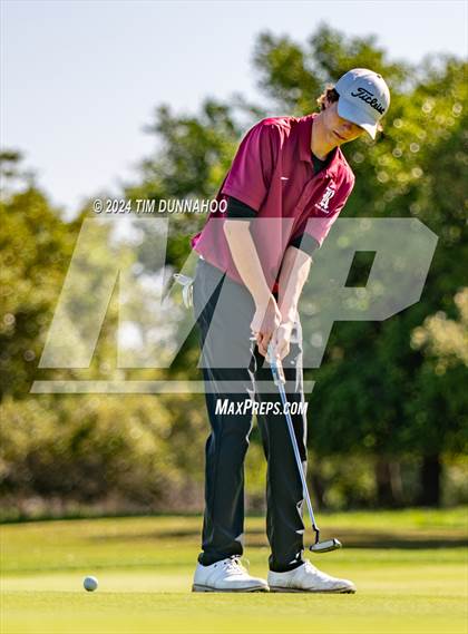 Thumbnail 2 in UIL Golf 5A Region 4 District 25 Tournament photogallery.