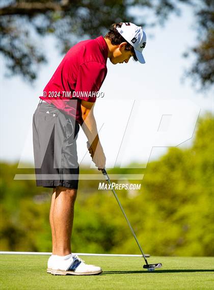 Thumbnail 1 in UIL Golf 5A Region 4 District 25 Tournament photogallery.