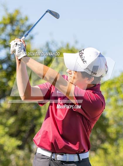 Thumbnail 2 in UIL Golf 5A Region 4 District 25 Tournament photogallery.