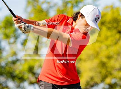 Thumbnail 1 in UIL Golf 5A Region 4 District 25 Tournament photogallery.