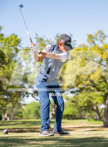 Thumbnail 2 in UIL Golf 5A Region 4 District 25 Tournament photogallery.