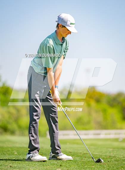 Thumbnail 2 in UIL Golf 5A Region 4 District 25 Tournament photogallery.