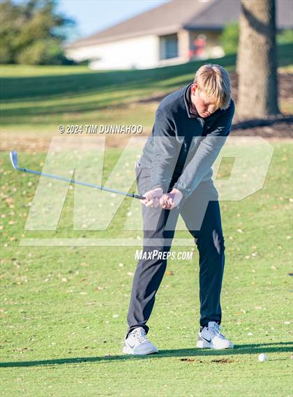 Thumbnail 2 in UIL Golf 5A Region 4 District 25 Tournament photogallery.
