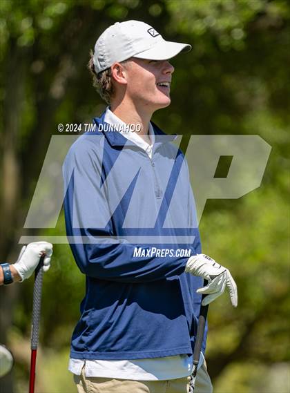 Thumbnail 2 in UIL Golf 5A Region 4 District 25 Tournament photogallery.