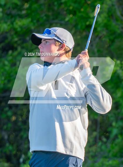 Thumbnail 3 in UIL Golf 5A Region 4 District 25 Tournament photogallery.