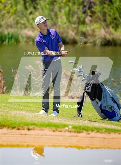 Thumbnail 1 in UIL Golf 5A Region 4 District 25 Tournament photogallery.