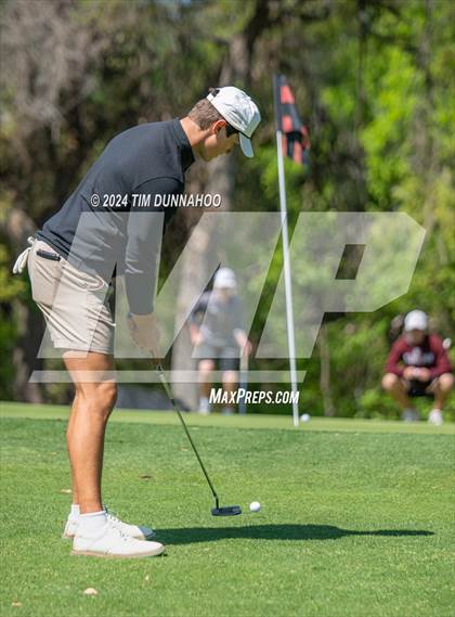 Thumbnail 2 in UIL Golf 5A Region 4 District 25 Tournament photogallery.