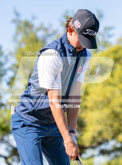 Thumbnail 3 in UIL Golf 5A Region 4 District 25 Tournament photogallery.