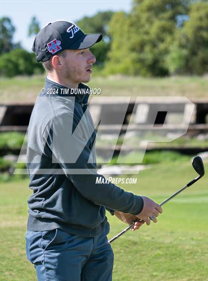 Thumbnail 3 in UIL Golf 5A Region 4 District 25 Tournament photogallery.