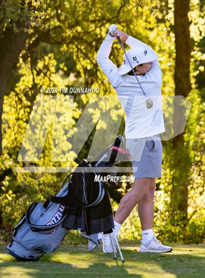 Thumbnail 2 in UIL Golf 5A Region 4 District 25 Tournament photogallery.