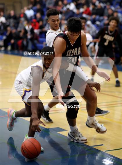 Thumbnail 2 in Archbishop Riordan vs. JSerra Catholic (Nor Cal Tip Off Classic) photogallery.