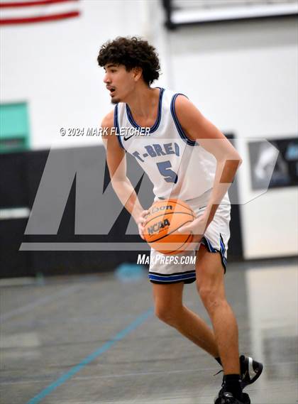 Thumbnail 3 in Hialeah vs Logan County (Daytona Beach Sunshine Classic) photogallery.