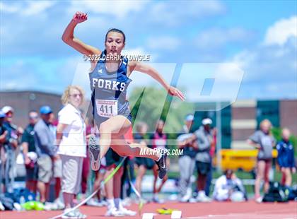 Thumbnail 2 in NYSPHSAA Outdoor Track & Field Championships (Triple Jump) photogallery.