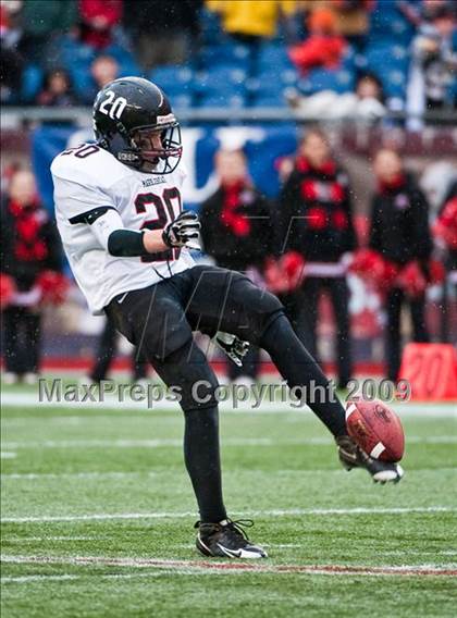 Thumbnail 1 in Bishop Feehan vs. Marblehead (MIAA Division III East Final)) photogallery.