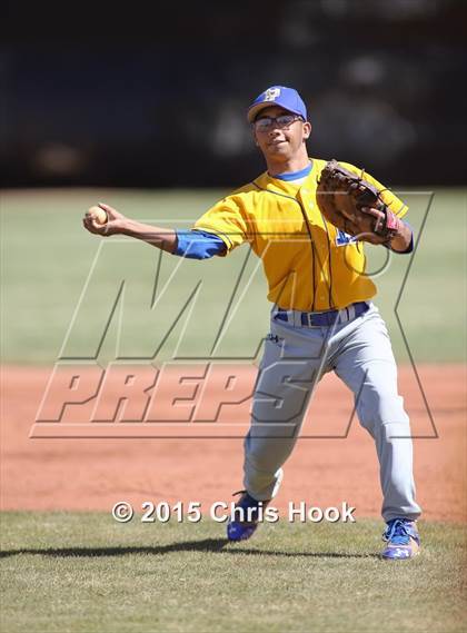 Thumbnail 3 in Palo Verde vs. Snowflake (Panther Invitational) photogallery.