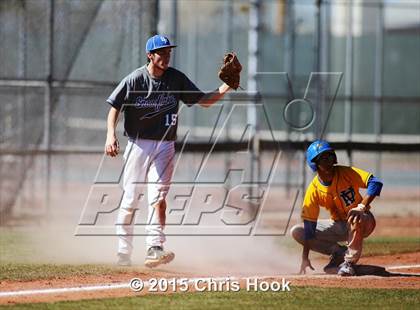 Thumbnail 2 in Palo Verde vs. Snowflake (Panther Invitational) photogallery.