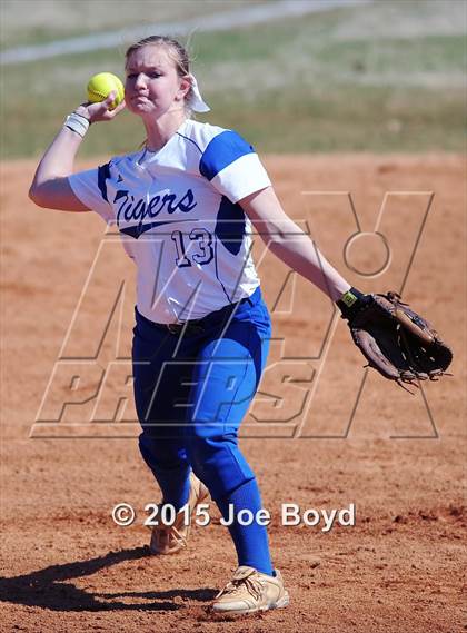 Thumbnail 1 in Auburn vs. Sparkman photogallery.