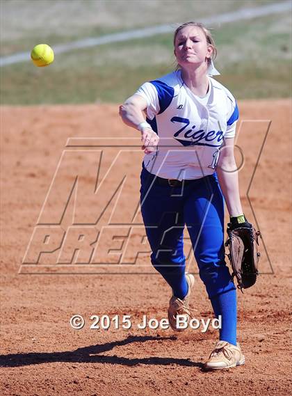 Thumbnail 2 in Auburn vs. Sparkman photogallery.