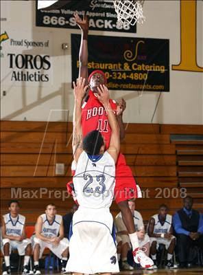 Thumbnail 2 in Diamond Ranch vs. Hoover (Johnnie Cochran Classic) photogallery.