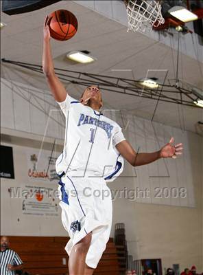 Thumbnail 3 in Diamond Ranch vs. Hoover (Johnnie Cochran Classic) photogallery.