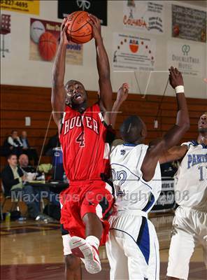 Thumbnail 2 in Diamond Ranch vs. Hoover (Johnnie Cochran Classic) photogallery.