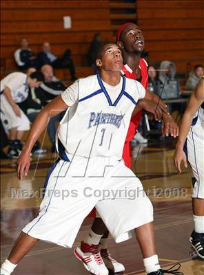 Thumbnail 2 in Diamond Ranch vs. Hoover (Johnnie Cochran Classic) photogallery.