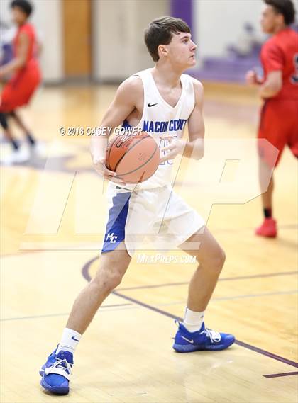 Thumbnail 3 in Brentwood Academy vs. Macon County photogallery.