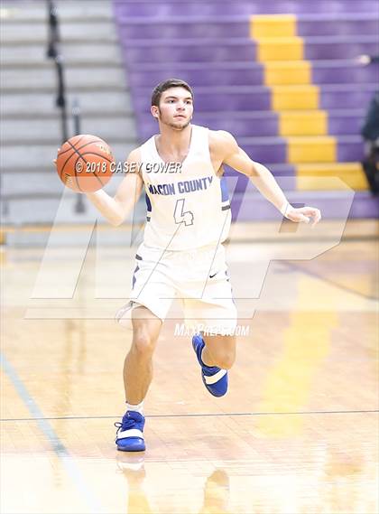 Thumbnail 2 in Brentwood Academy vs. Macon County photogallery.